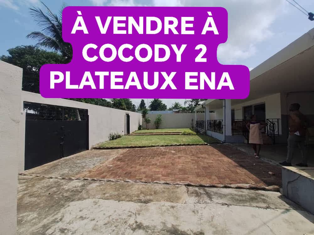 À VENDRE À COCODY 2 PLATEAUX  ENA CLINIQUE LATRILLE