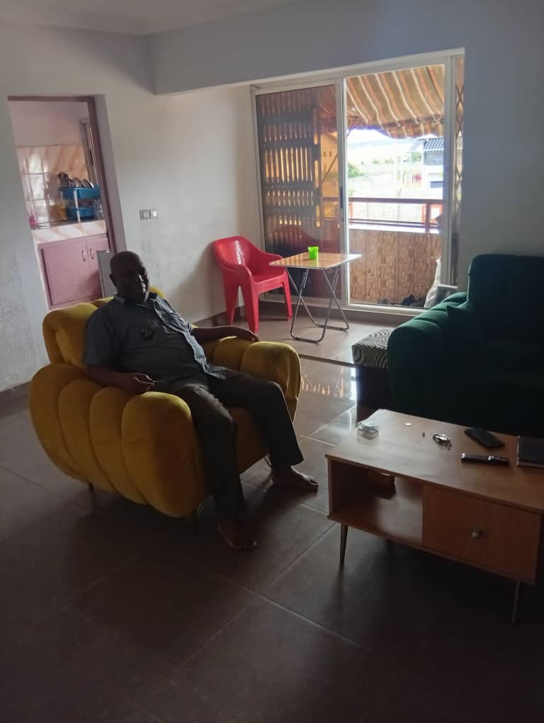 Vente d 1 appartement de 4 pièces a yopougon azito