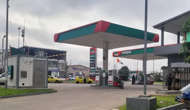 Une Station De Service en Vente