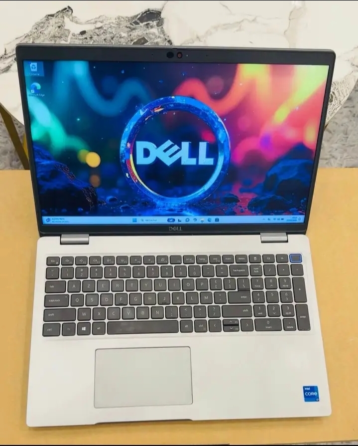 Dell latitude 5520 Core i7-1165G7🚨