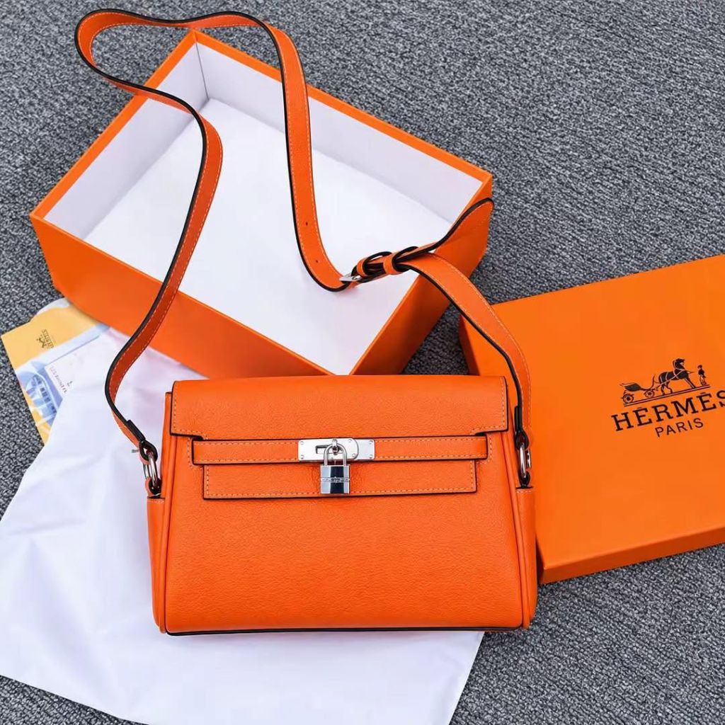 Pochettes tendance dès 25 000 FCFA – Nouvel arrivage