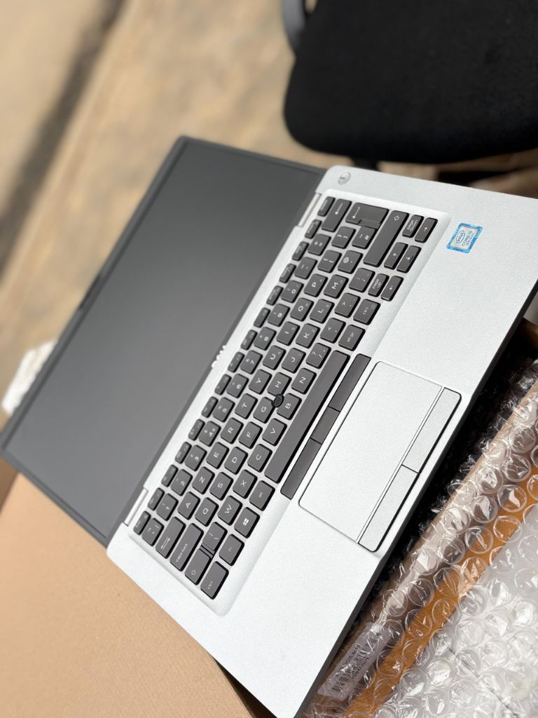 Dell Latitude 5410 i5 10e Gén 16Go RAM SSD 512Go Neuf