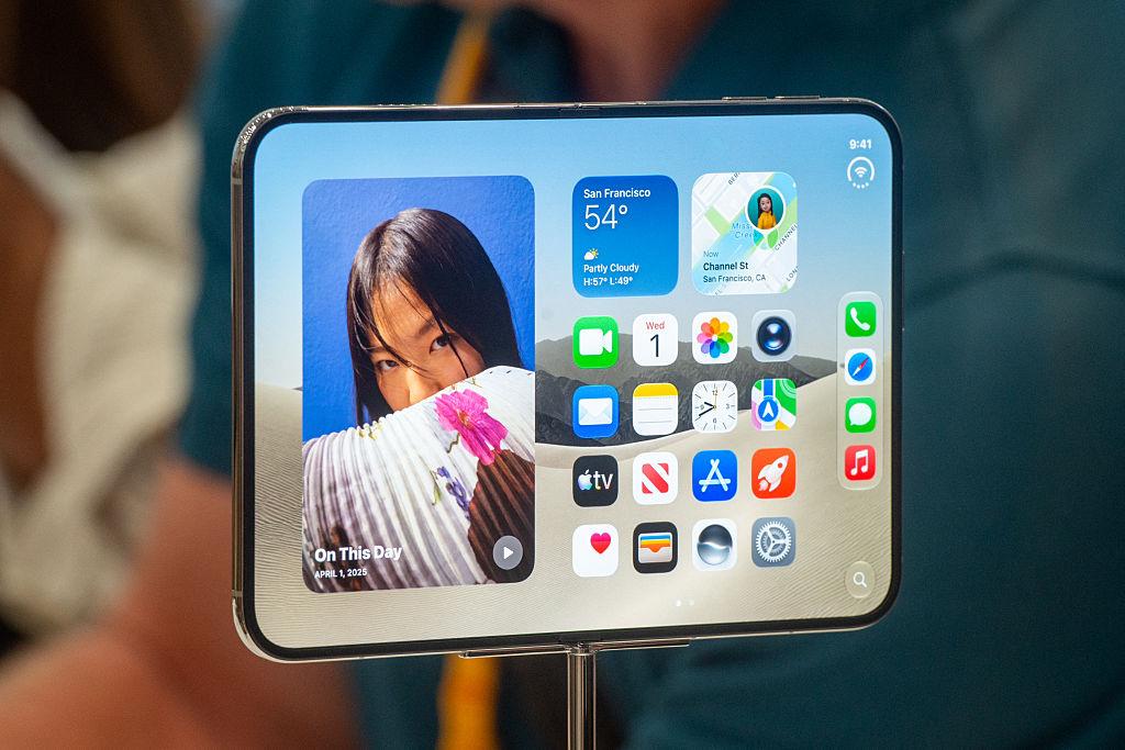iPhone pliable : Apple arrive enfin — mais à quel prix pour les Ivoiriens ?