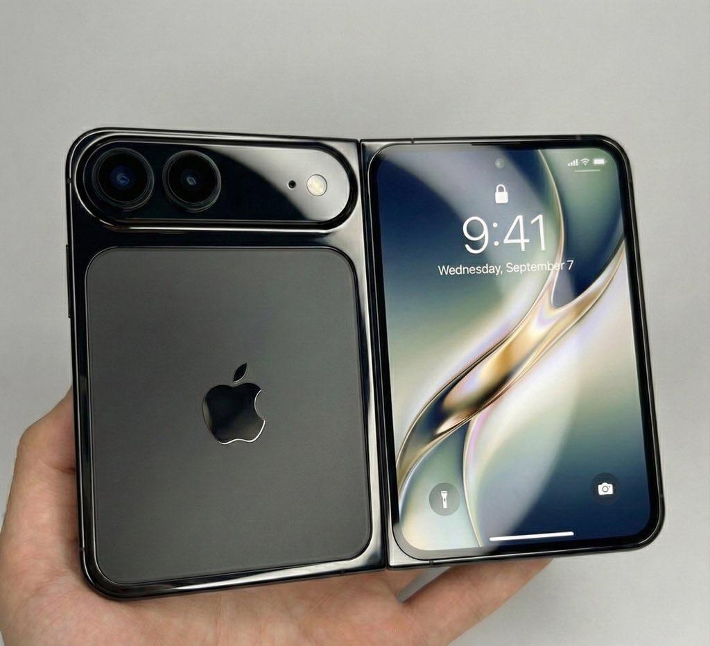 L'iPhone Duo, premier smartphone pliable d'Apple — crédit Apple