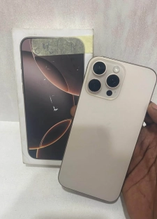 iPhone 16 Pro Max 450 000 CFA - Neuf