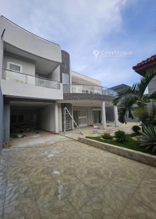 Vente villa duplex 8 pièces - Cocody angré