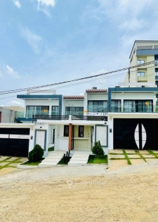 Vente villa duplex 7 pièces - Cocody-riv