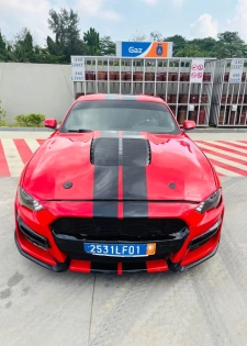 FORD MUSTANG