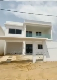 4chbre Duplex dans Boga Hugues, Cocody à Vendre