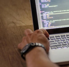 Création de sites web, logos et affiches