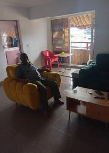 Vente d 1 appartement de 4 pièces a yopougon azito