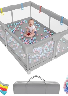 Parc de jeux avec balle