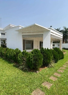 Villa duplexe 10 pièces avec piscine jardin à louer au 2 platx vallon